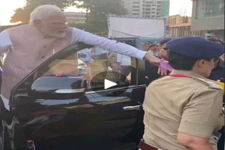 modi-on-road-16654116903x2-1.webp