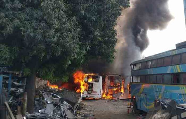 pune-bus-fire.jpg