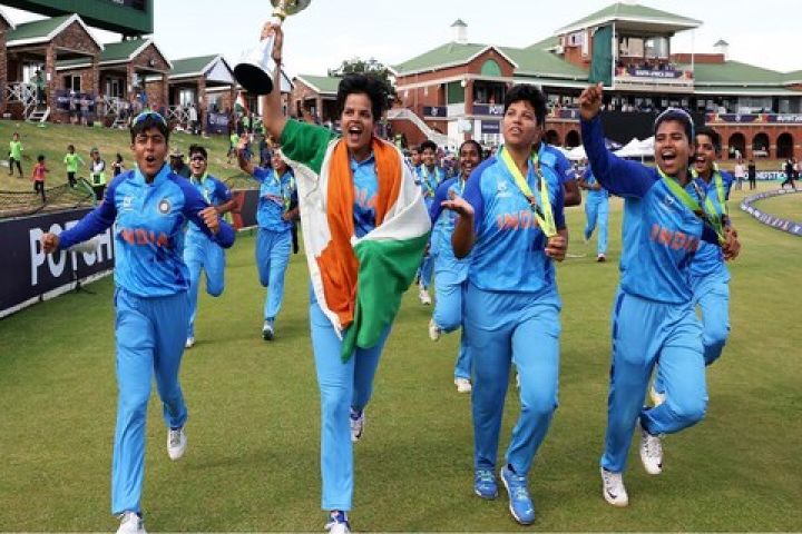 unedr-19-womens-cricket-team.jpg